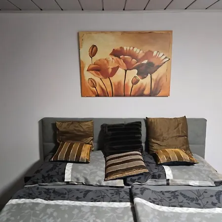 Petzenblick - Ganzjaehrig Beheizter Und Privater Indoorpool Gonowetz